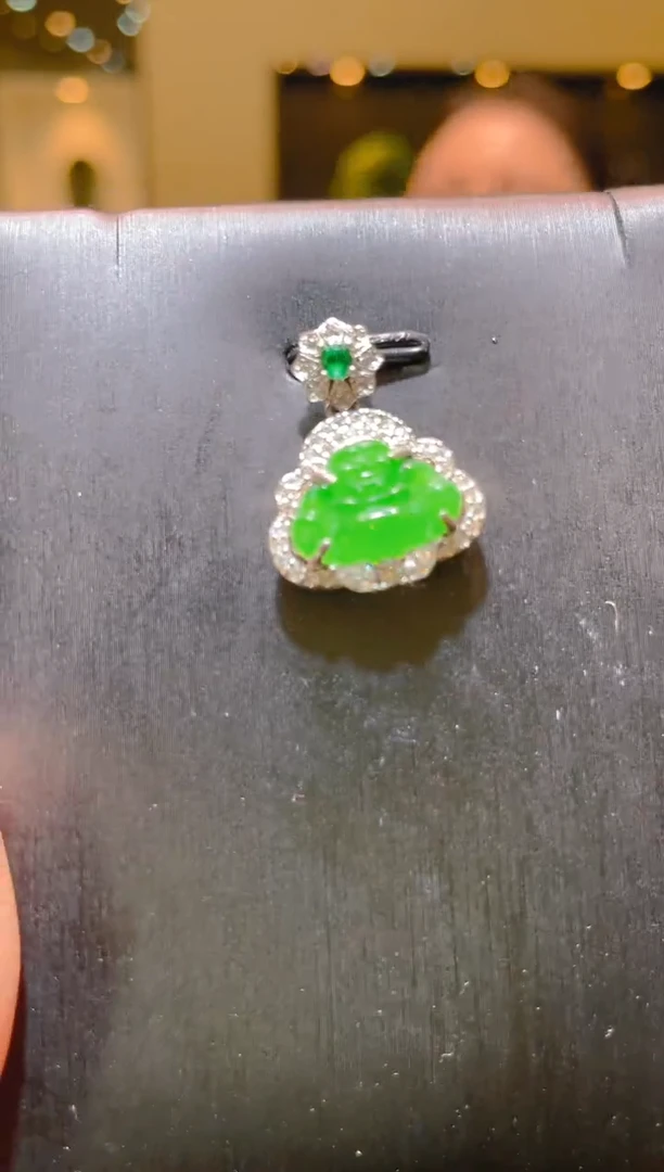 【闪购商品】翡翠吊坠(不含链)未镶嵌A3