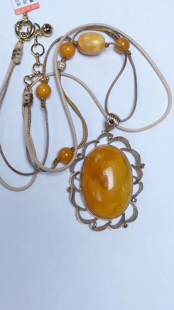 蜜蜡颈饰未镶嵌花蜡蛋面吊坠