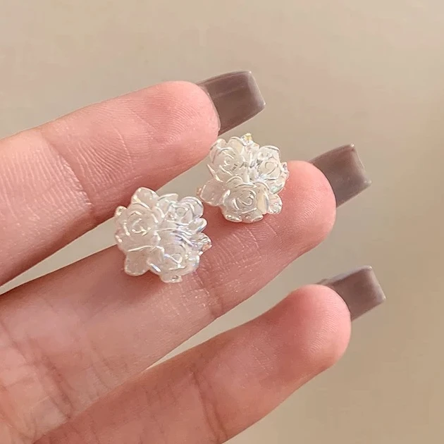 非金属树脂耳饰 925花团锦簇花朵白色小众法式小耳钉044