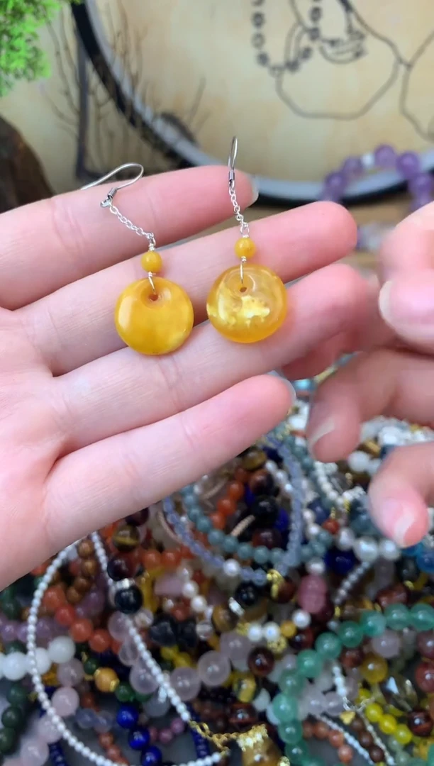 【闪购商品】蜜蜡耳饰银S925镶嵌143手串