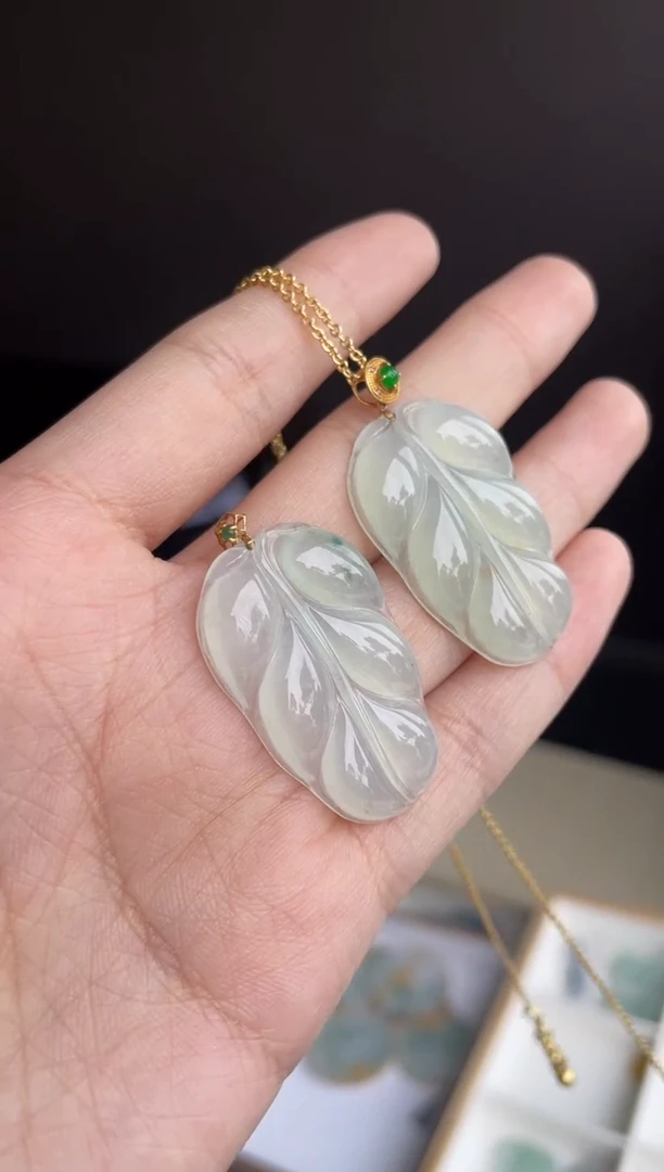 吊坠(不含链)18K金镶嵌翡翠天然缅甸A货翡翠多样性发其一