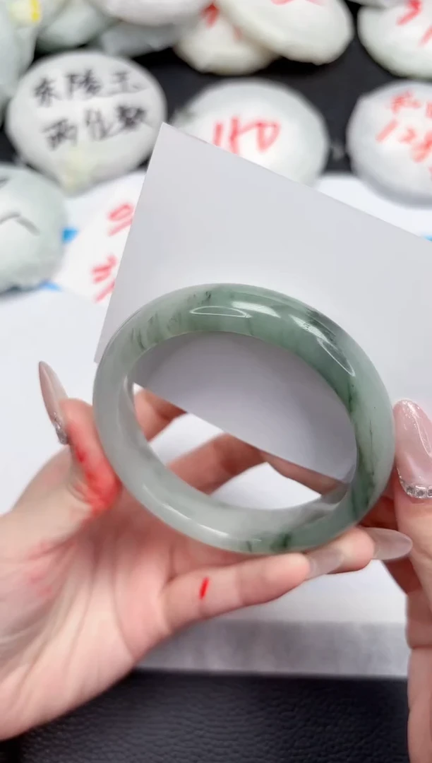 【闪购商品】石英质玉手镯未镶嵌270-60