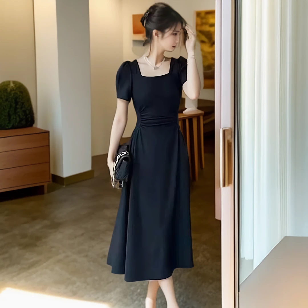 2025新款高品质夏季方领赫本风连衣裙时尚显瘦收腰气质小黑裙DF
