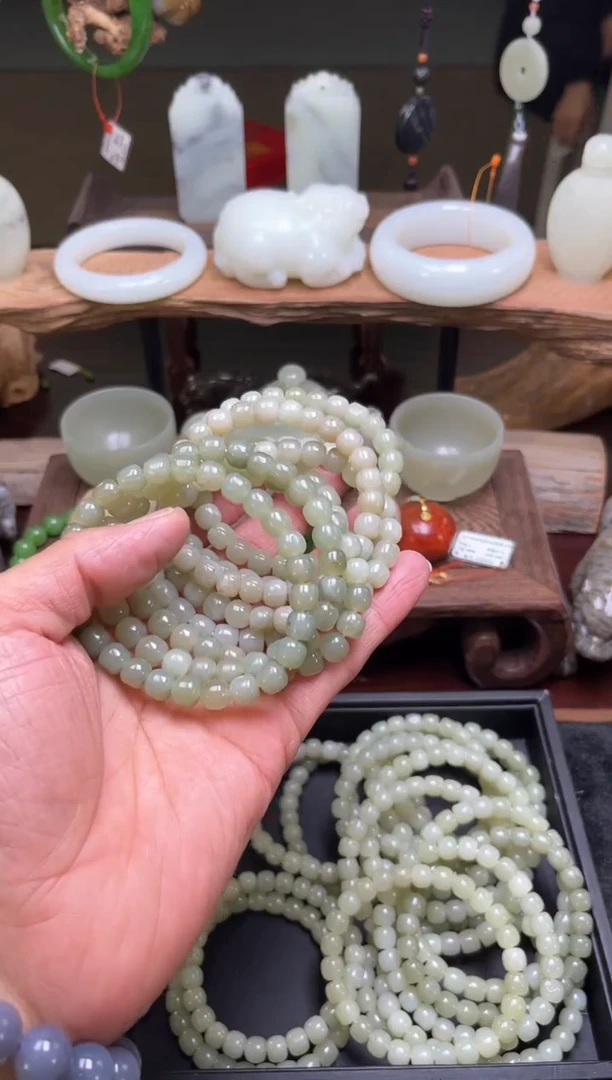 【闪购商品】和田玉手串未镶嵌且末青白多珠型卡8多样性发一