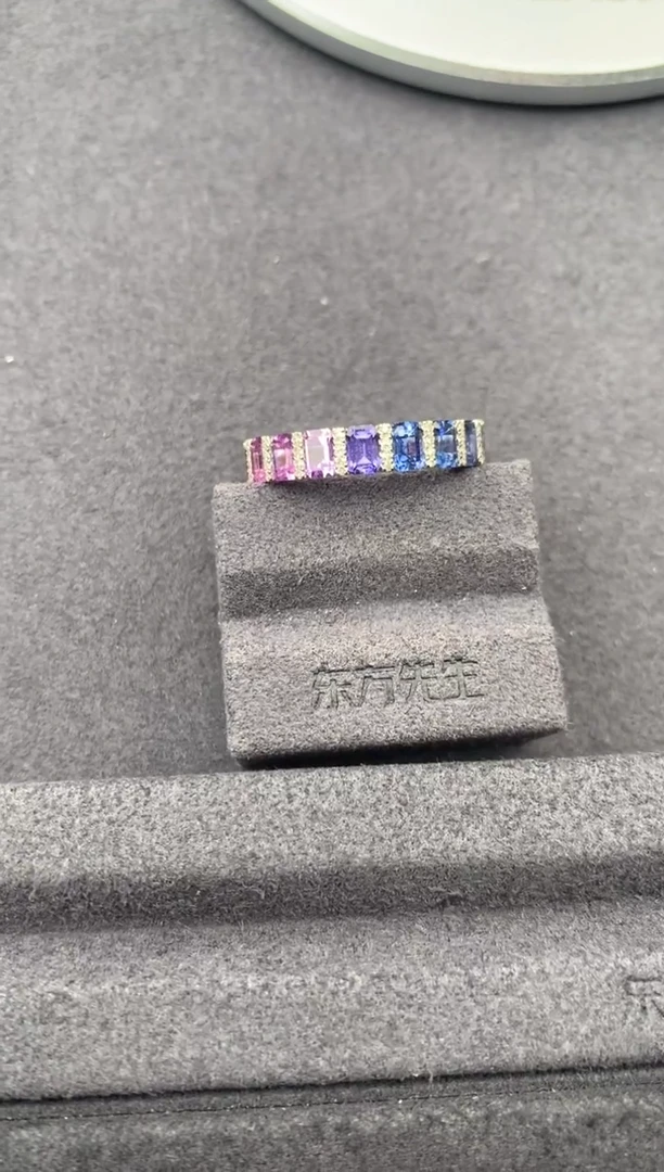 戒指彩色蓝宝石18K金镶嵌4.4ct彩蓝宝 定制  FH