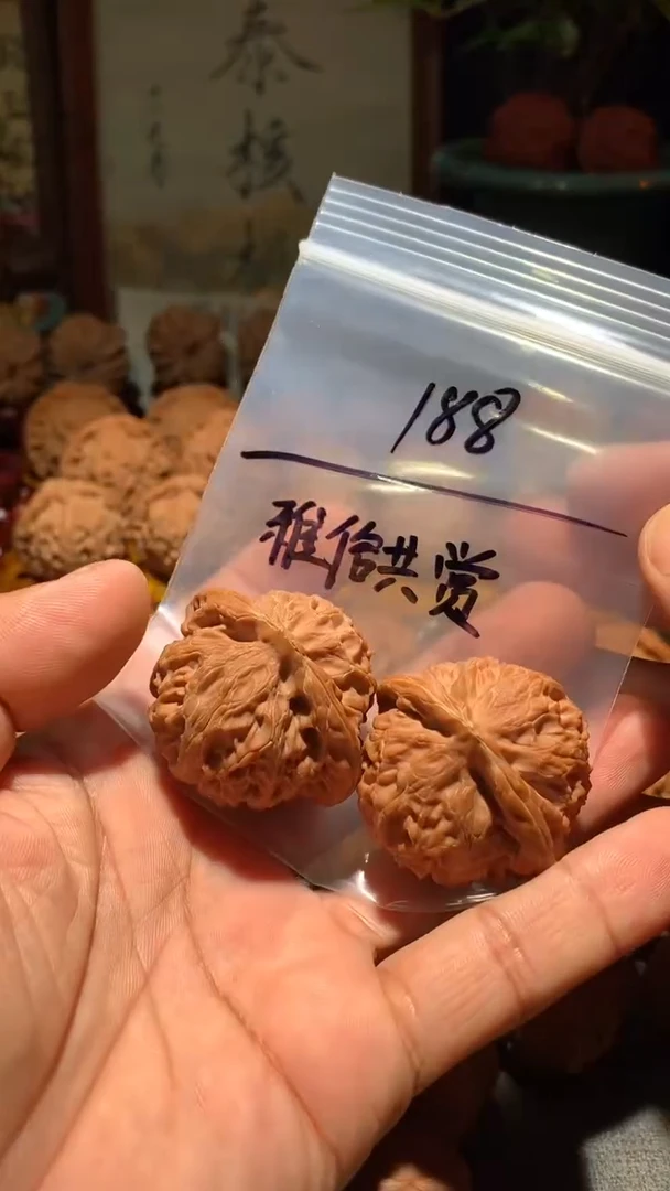把件桃核雅***。丰泰文玩  宫灯43  尺寸左右
