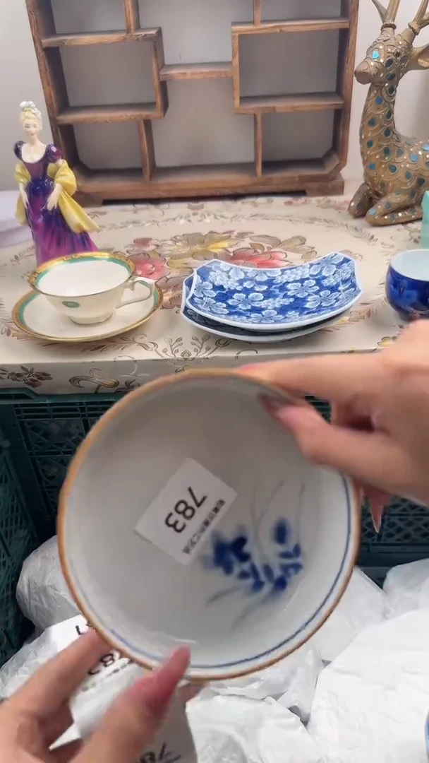 瓷片小*呀A         783