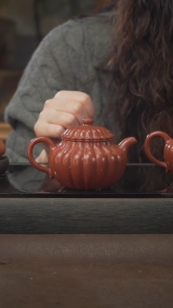 茶壶紫砂菊蕾，朱泥，