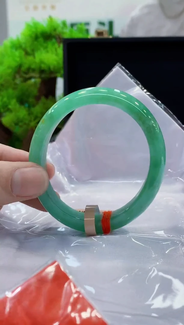 未镶嵌手镯（贵妃镯）翡翠翡翠手镯
