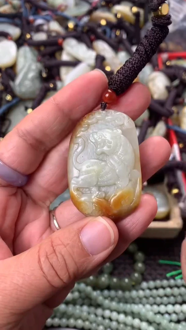 【闪购商品】和田玉颈饰未镶嵌多样性发货没有证书拍一发一有瑕