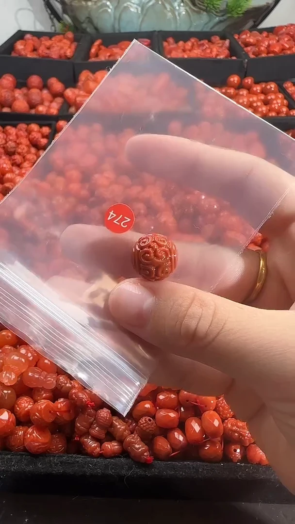 颈饰未镶嵌南红玛瑙1