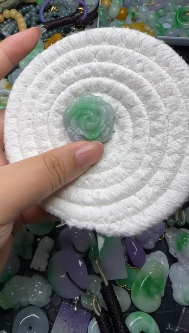 颈饰未镶嵌翡翠缅甸翡翠吊坠