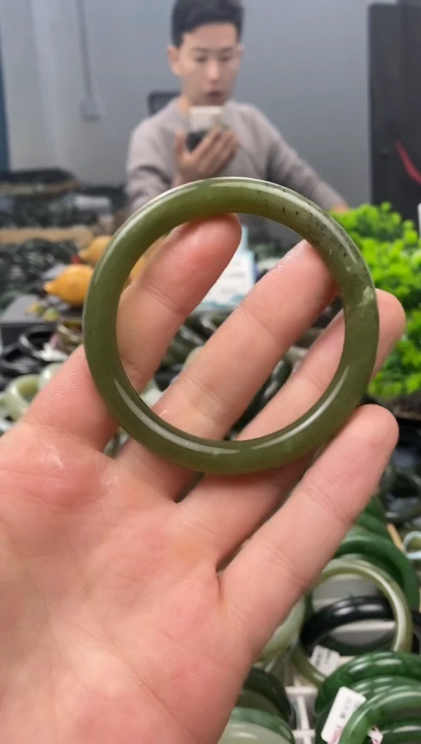 未镶嵌手镯和田玉52.6