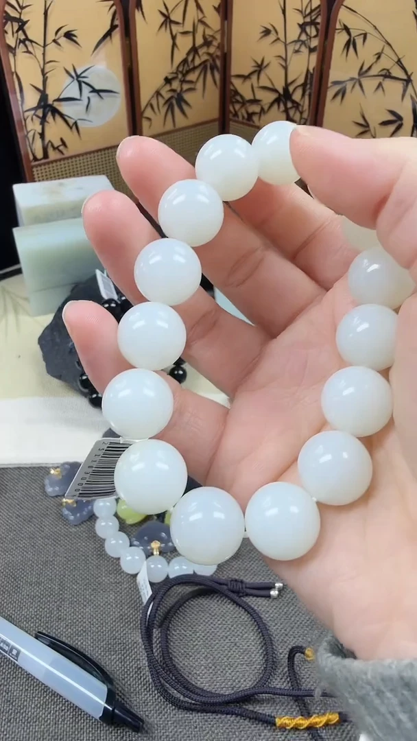 未镶嵌手链和田玉新疆且末哈达里克奇台矿14+mm圆珠手串
