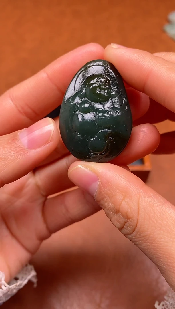 颈饰未镶嵌和田玉弥勒佛