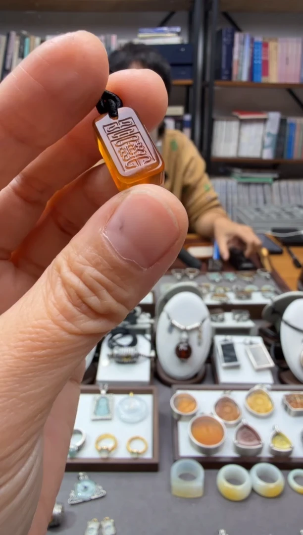 琥珀颈饰未镶嵌手机挂1