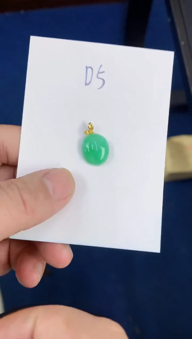 翡翠18K金镶嵌颈饰天然缅甸A货翡翠