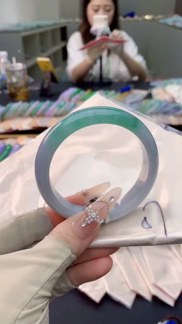 未镶嵌手镯翡翠0433369624