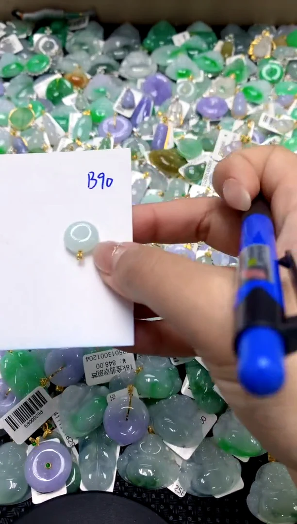 【闪购商品】翡翠颈饰18K金镶嵌1111111111111111