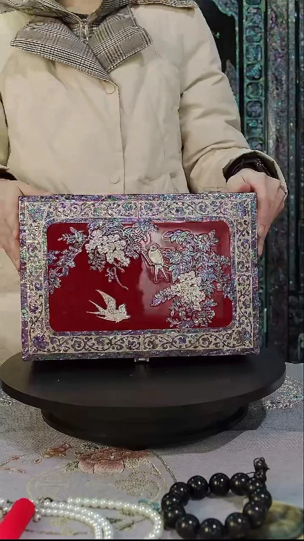 鱼锁绒布底··弘贝雅螺钿漆器文化馆