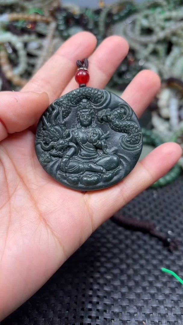 颈饰未镶嵌和田玉1