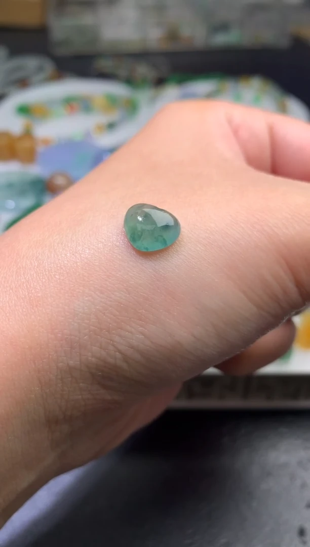 未镶嵌定制翡翠毛货 8.4-9.7-3.7