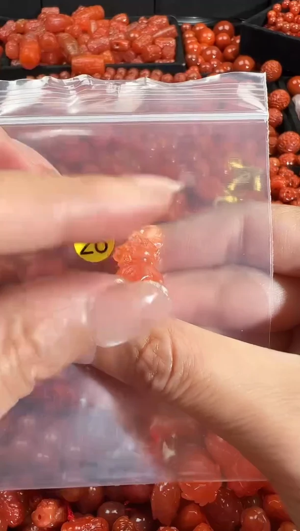 颈饰未镶嵌南红玛瑙1