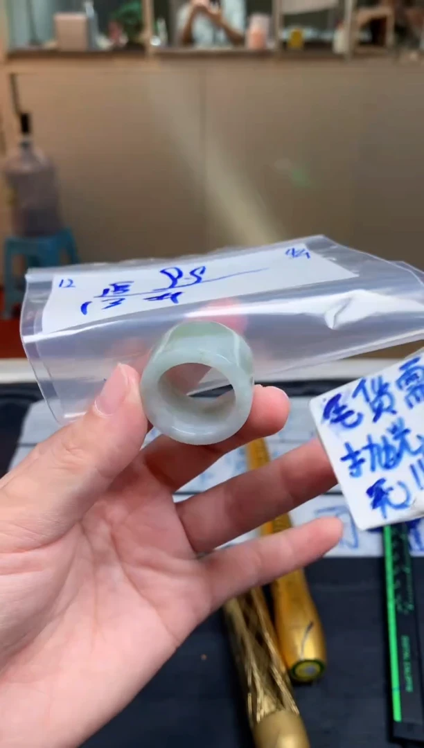 未镶嵌定制翡翠追****）12毛货需精细抛光挂件拍一发一