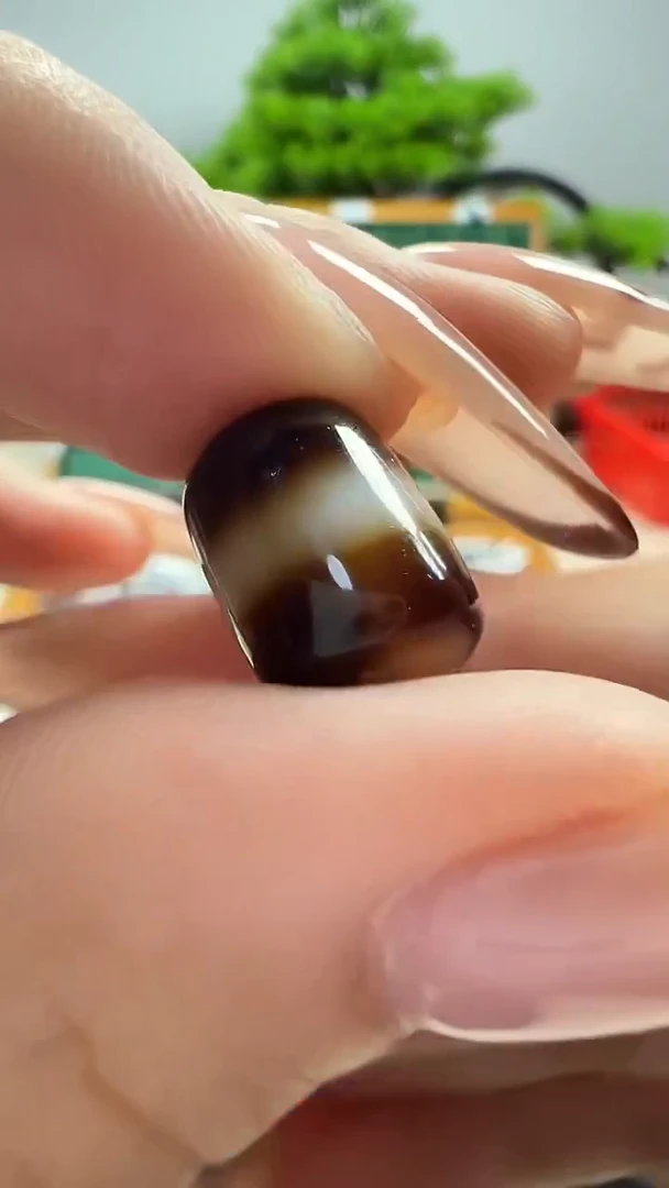 玛瑙/玉髓（覆膜）颈饰未镶嵌9.（微瑕）