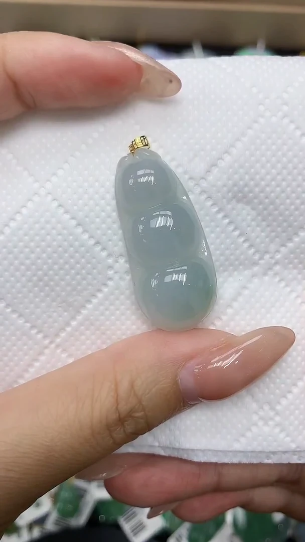 颈饰18K金镶嵌翡翠1111111111111