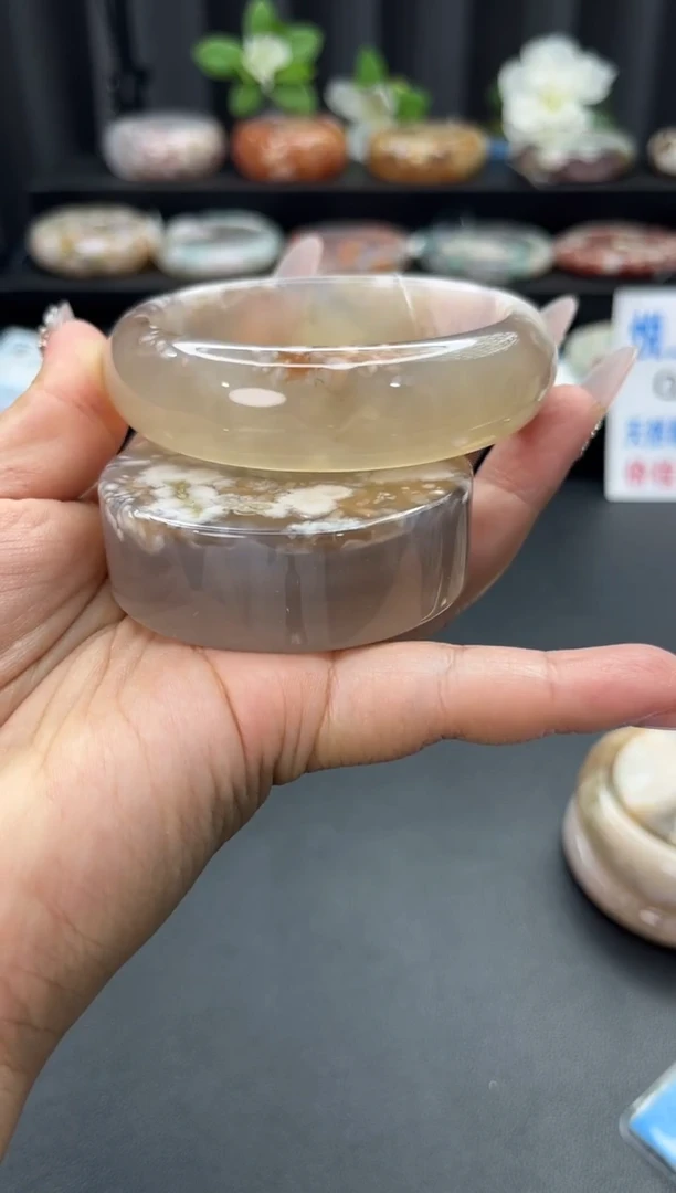 未镶嵌手镯石英质玉（59-60圈口）赠送镯心