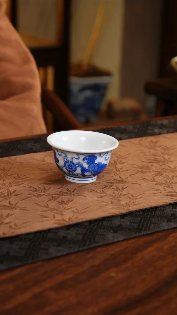 【闪购商品】杯子YS狮子绣球压手杯