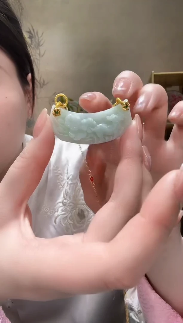 【闪购商品】翡翠颈饰未镶嵌吊坠