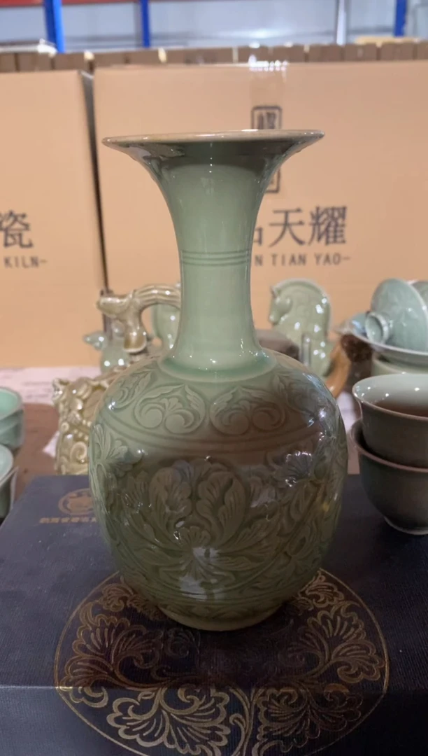 瓷片s***y【543号】孟红娟老师 手工刻花小花瓶