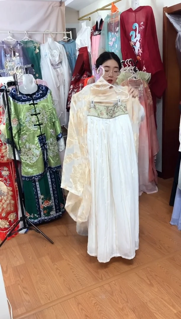 孤品汉服 高品质特价 偶有微瑕 NO退NO换 介意勿拍