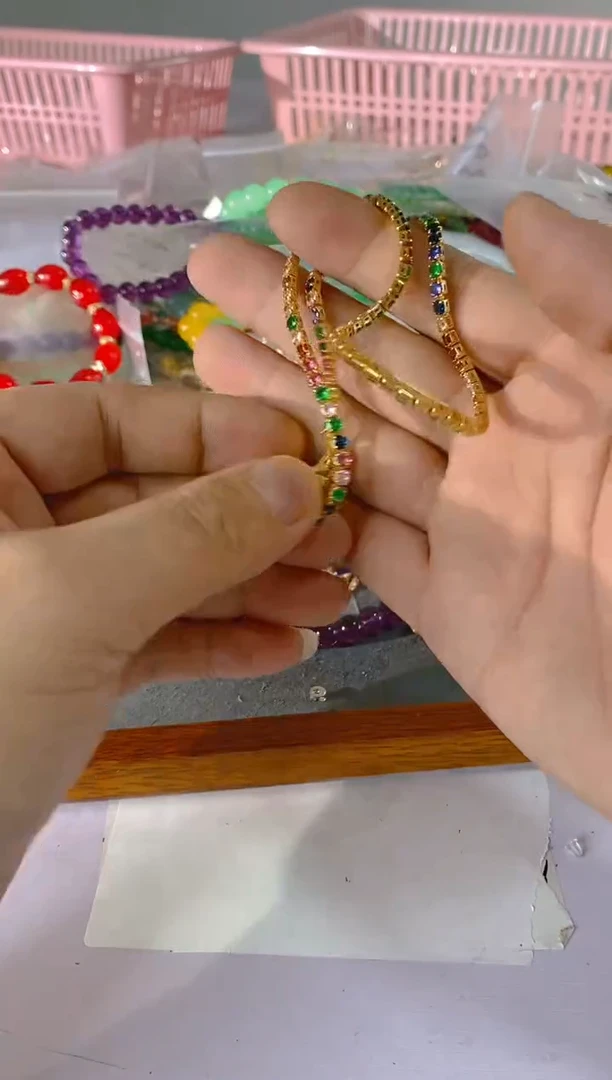 【闪购商品】水晶颈饰银S925镶嵌764红宝，蓝宝，多样性发一件赠链