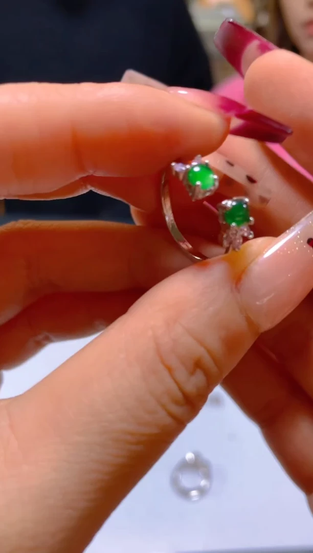 未镶嵌戒指翡翠多样性发一