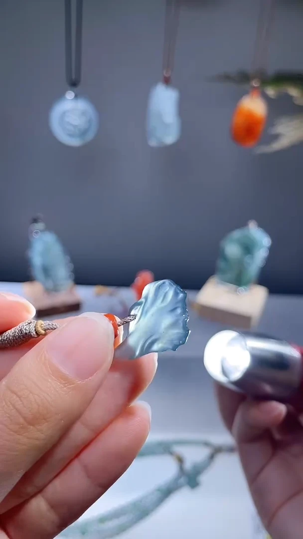 颈饰未镶嵌翡翠随形