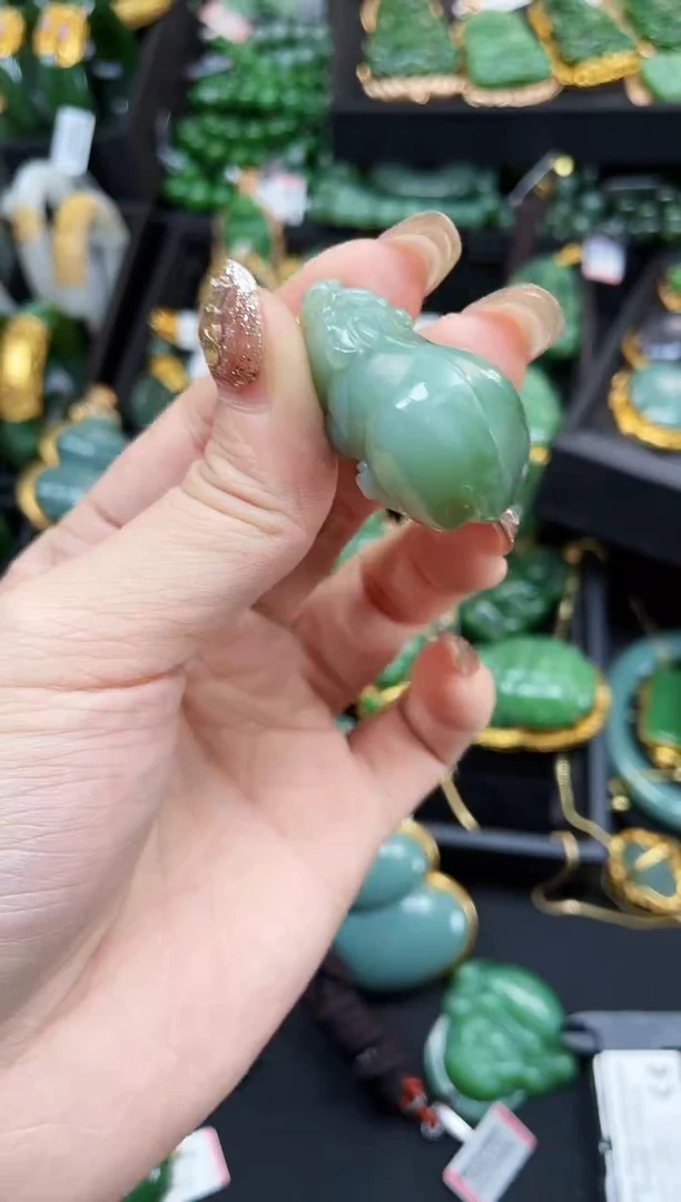 【闪购商品】和田玉吊坠未镶嵌多样性发一Z