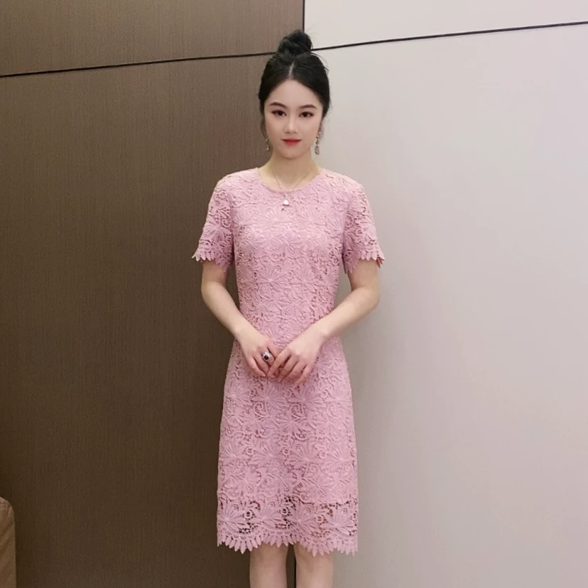 维秀夏季轻奢定制短袖水溶绣花镂空修身气质提花中长款连衣裙