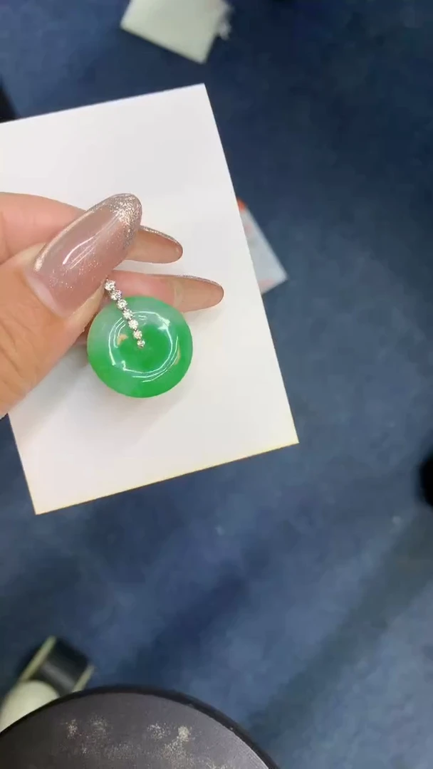 颈饰18K金镶嵌翡翠1