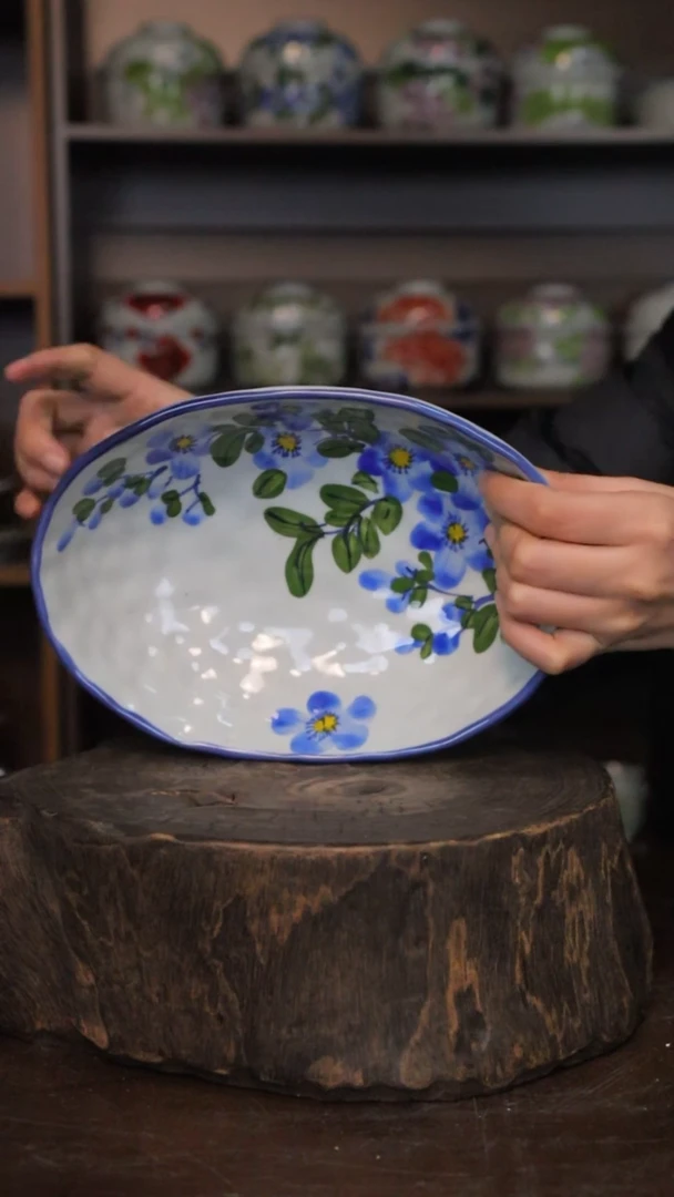 【闪购商品】椿野8寸四足盘（勿忘我）C273