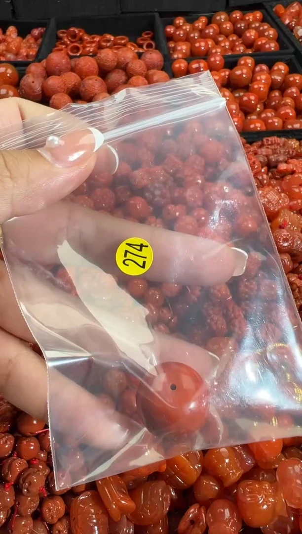 颈饰未镶嵌南红玛瑙1