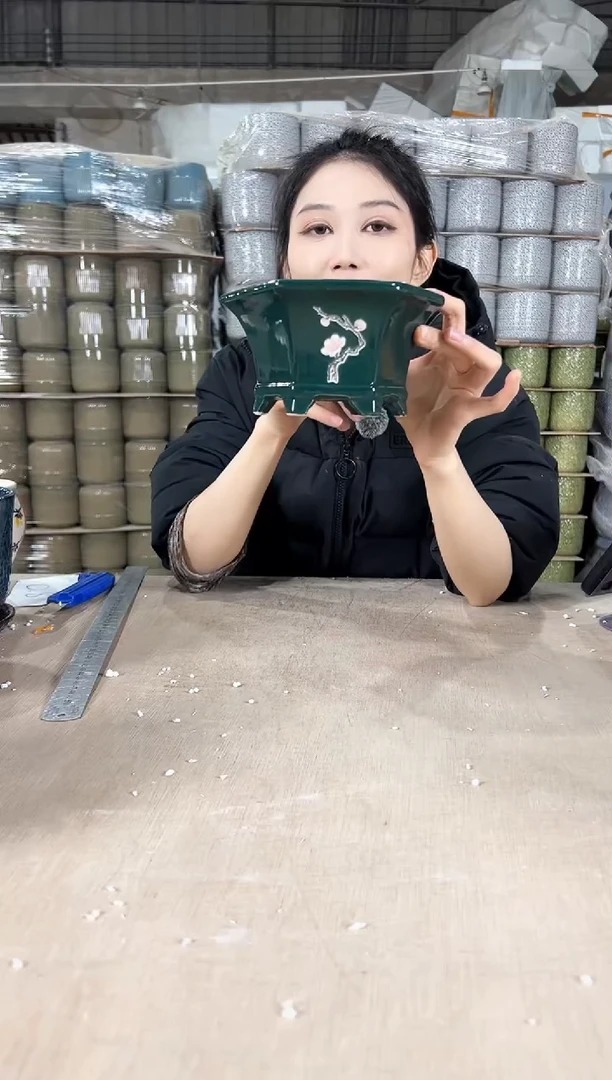 【闪购商品】陶瓷六角墨绿勾花小号16x9