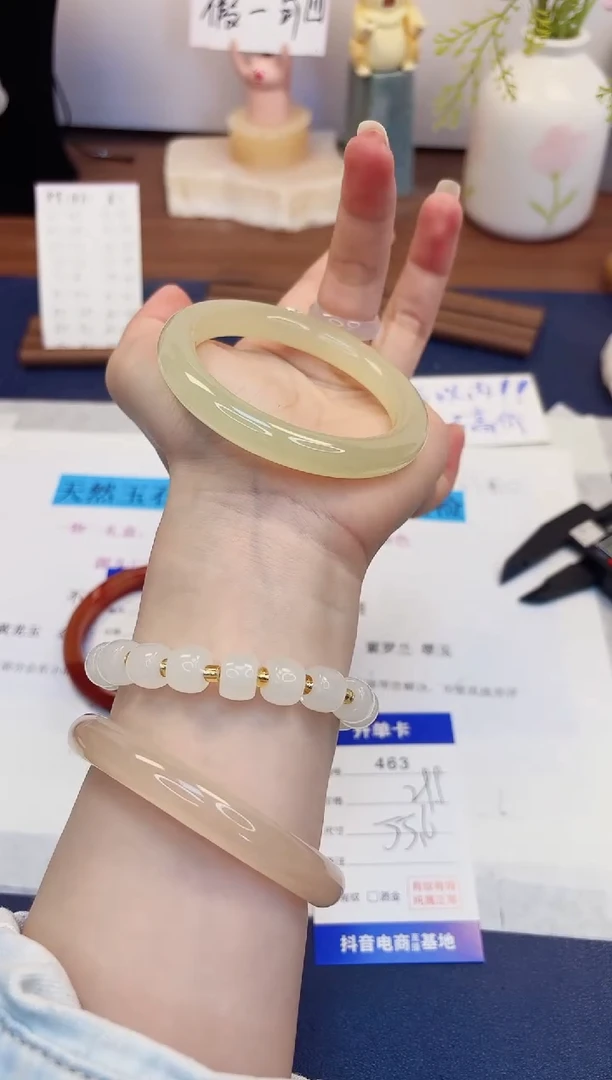 【闪购商品】石英质玉手镯未镶嵌463-美人条-圈口55