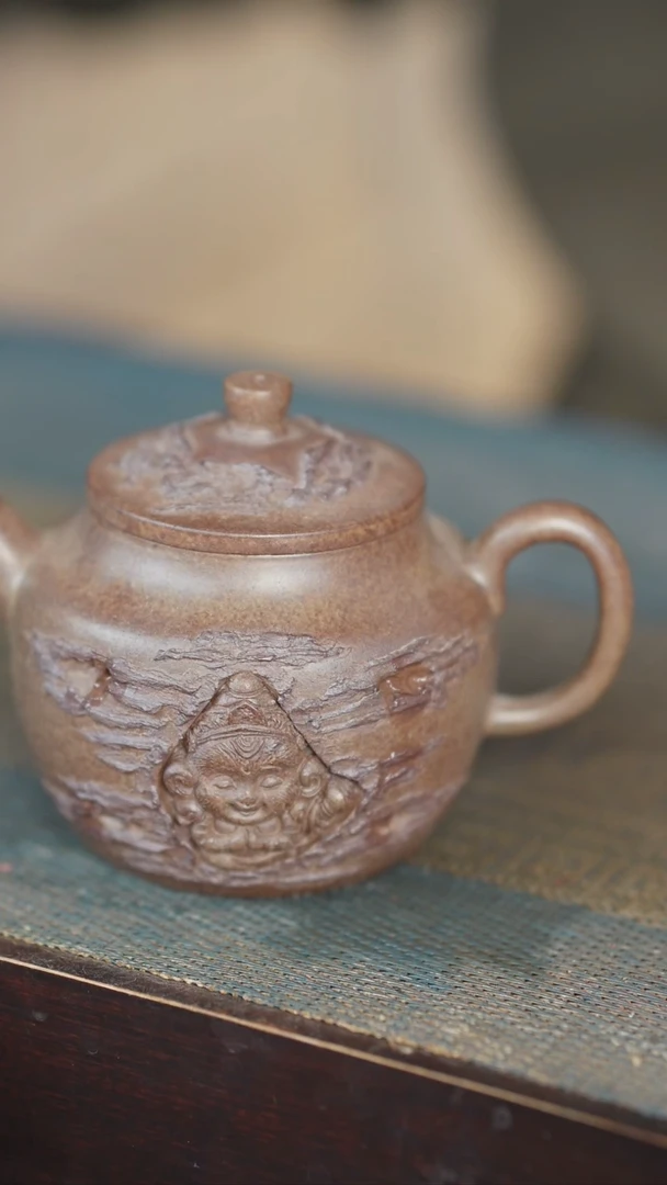 【闪购商品】喀左紫砂真不错，主播即使做壶的