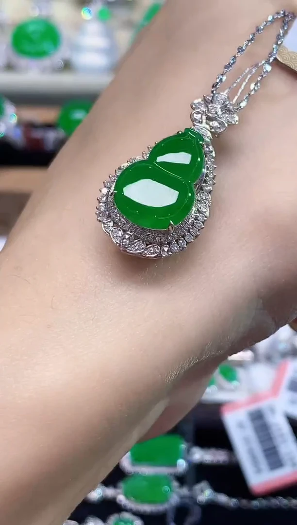 吊坠(不含链)18K金镶嵌翡翠CY多样性发其一