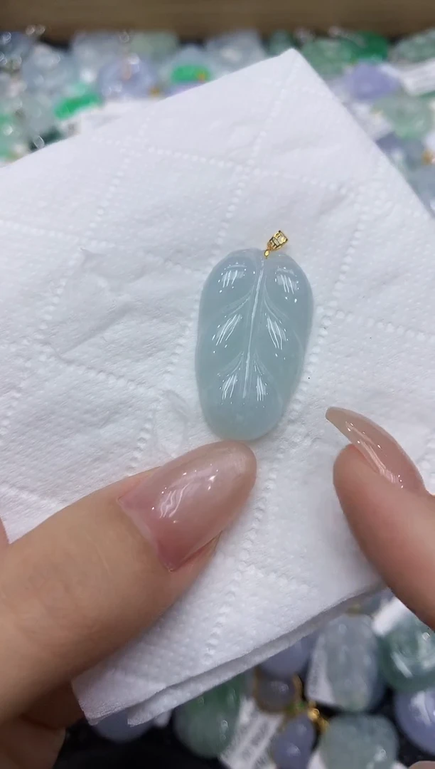 翡翠18K金镶嵌颈饰111111111111