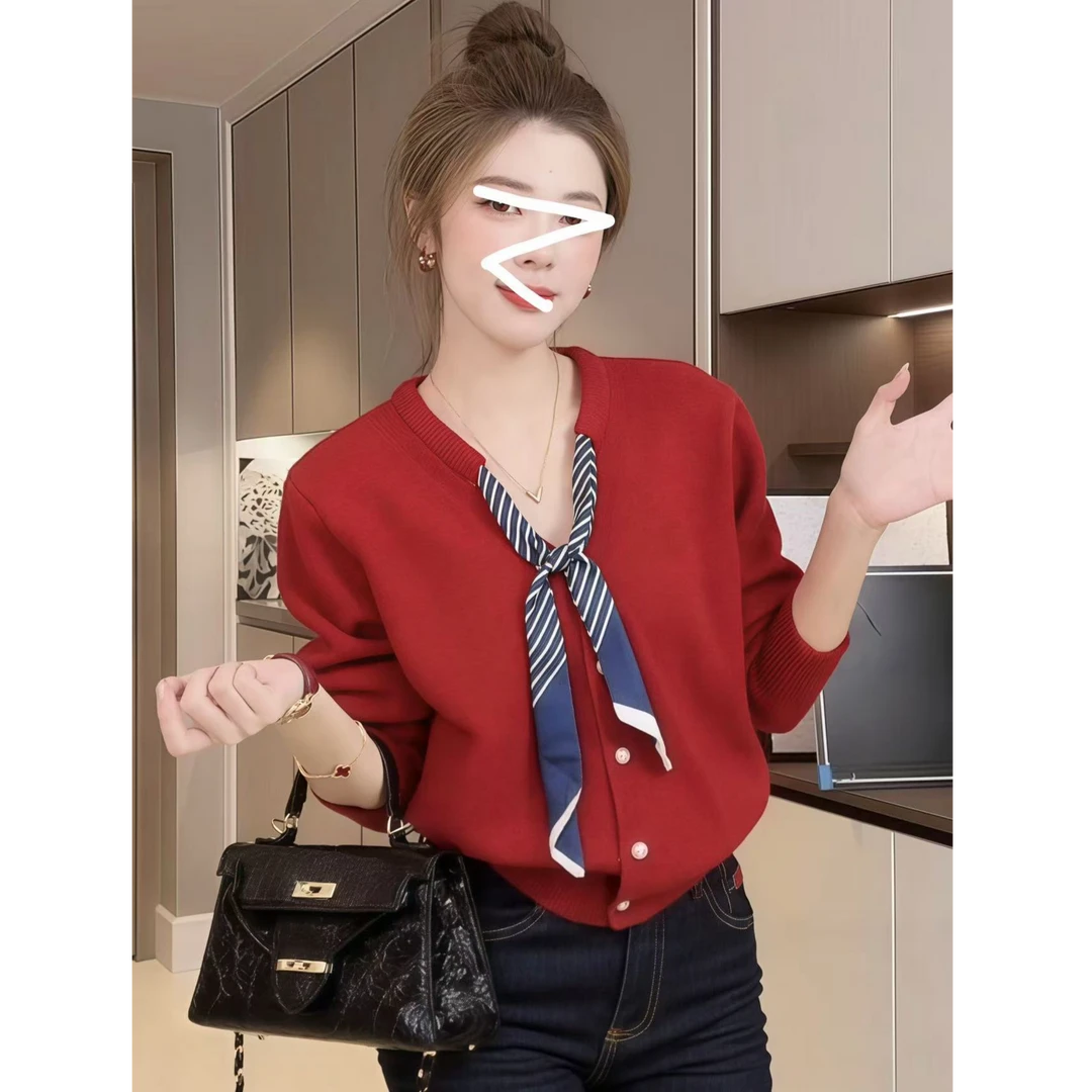 巨好看短款小香风红色针织开衫外套秋装女2025新款丝巾针织衫上衣