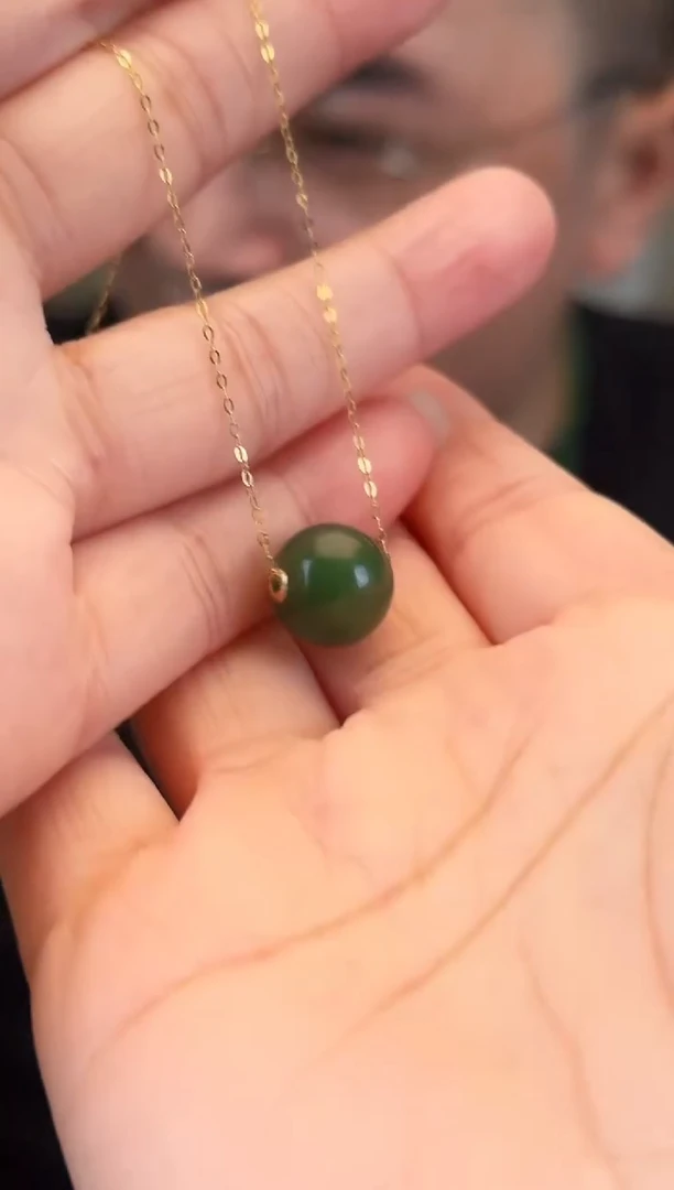 颈饰18K金镶嵌和田玉卡12单珠